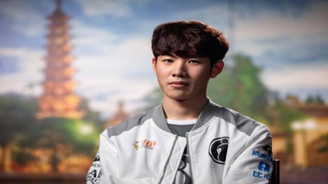 媒体上的广 媒体上的广